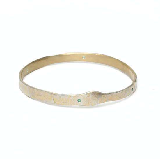 Leaves bangle with emeralds
